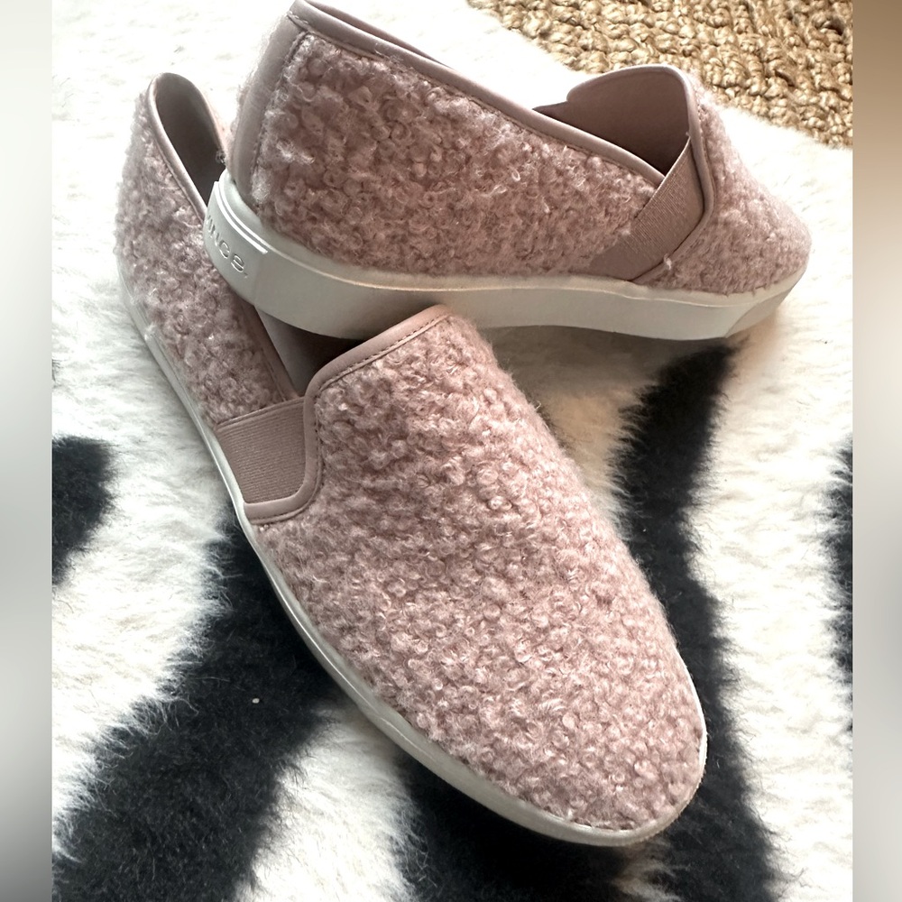 Vince Blair blush, pink faux Sherling slip on sneaker size 9.5, worn 2 times.